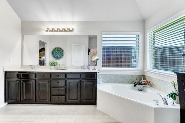 1402 White Water Lane, Rockwall, TX 75087