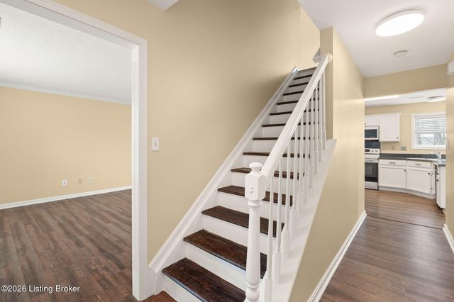 10900 Nagel Ct, Louisville, KY 40241