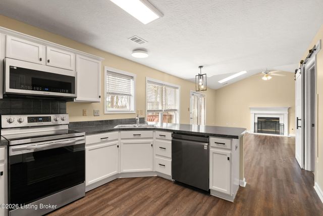 10900 Nagel Ct, Louisville, KY 40241