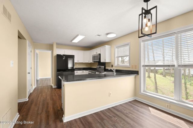 10900 Nagel Ct, Louisville, KY 40241