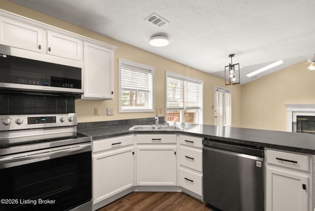 10900 Nagel Ct, Louisville, KY 40241