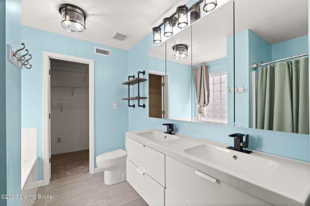 10900 Nagel Ct, Louisville, KY 40241