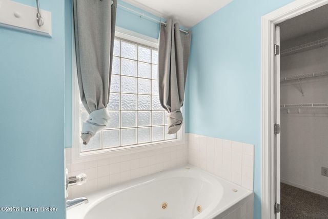 10900 Nagel Ct, Louisville, KY 40241