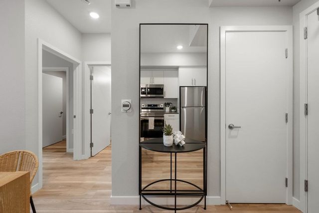 260 260 Brooklyn Basin Way 411, Oakland, CA 94606