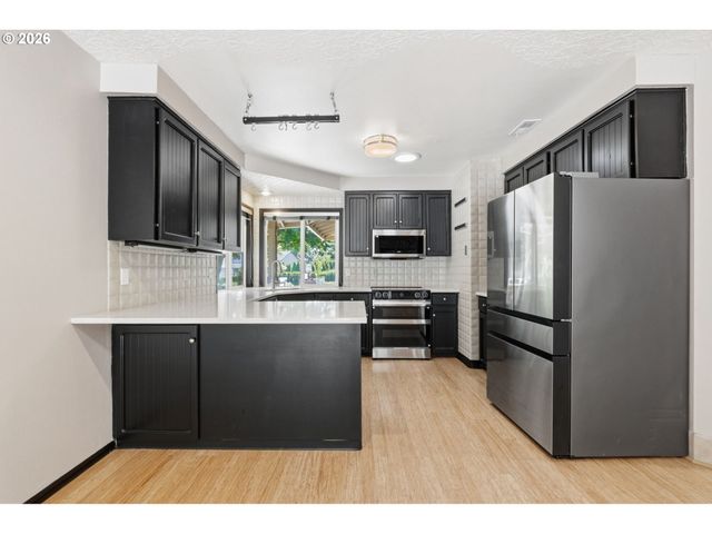 11618 Se MCGILLIVRAY Blvd, Vancouver, WA 98683