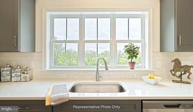 127 ALEXANDRIA DR, Annville, PA 17003