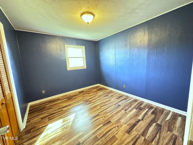 2805 East 6th Avenue, Big Stone Gap, VA 24219