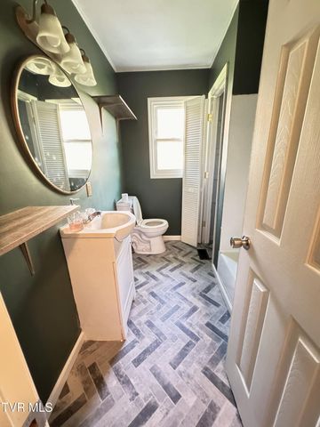 2805 East 6th Avenue, Big Stone Gap, VA 24219