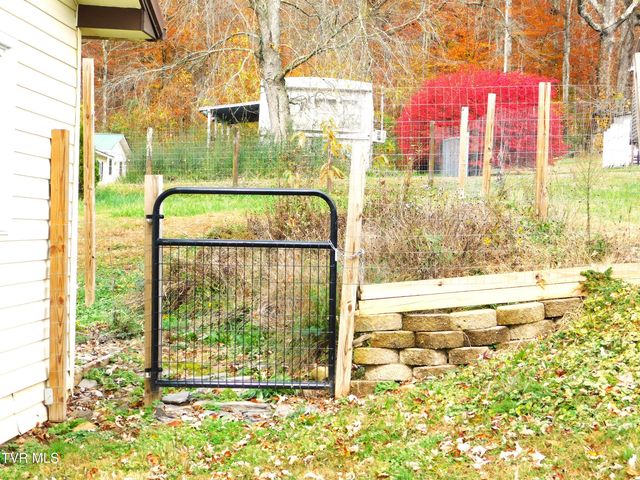 2805 East 6th Avenue, Big Stone Gap, VA 24219