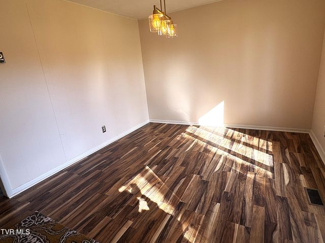 2805 East 6th Avenue, Big Stone Gap, VA 24219