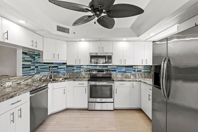 811 MONTROSE DRIVE 103, Venice, FL 34293