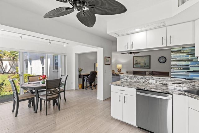 811 MONTROSE DRIVE 103, Venice, FL 34293