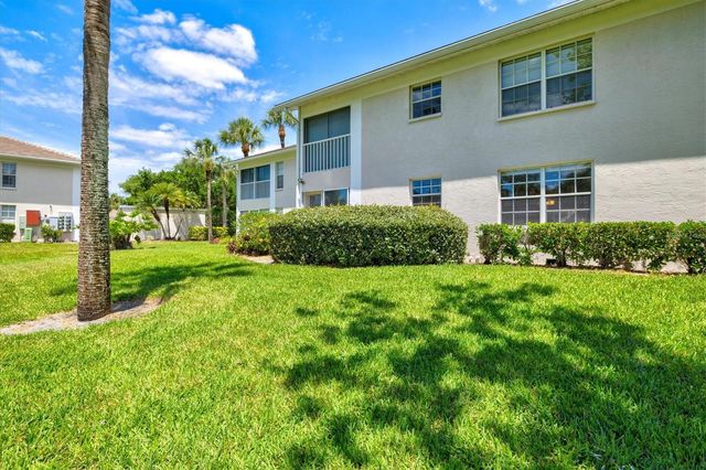 811 MONTROSE DRIVE 103, Venice, FL 34293