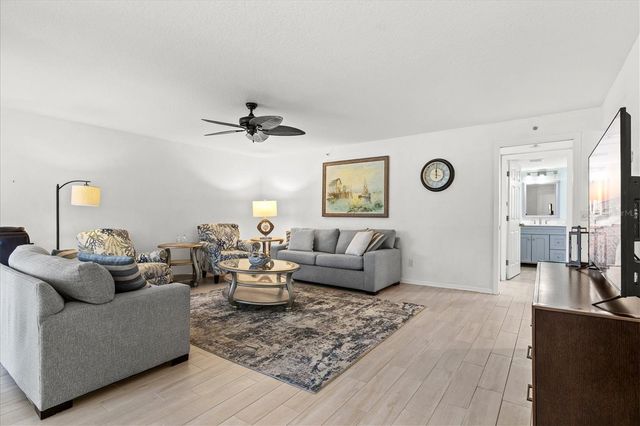 811 MONTROSE DRIVE 103, Venice, FL 34293