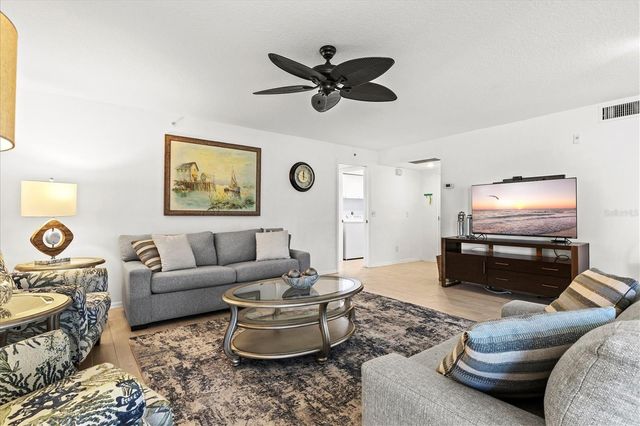 811 MONTROSE DRIVE 103, Venice, FL 34293