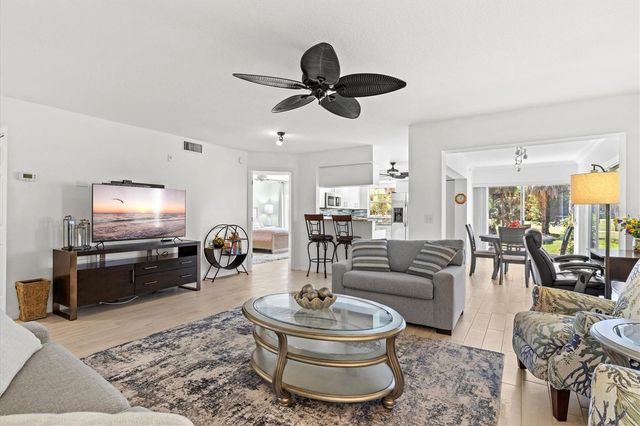 811 MONTROSE DRIVE 103, Venice, FL 34293