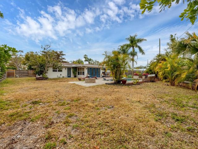 2329 SIESTA DRIVE, Sarasota, FL 34239