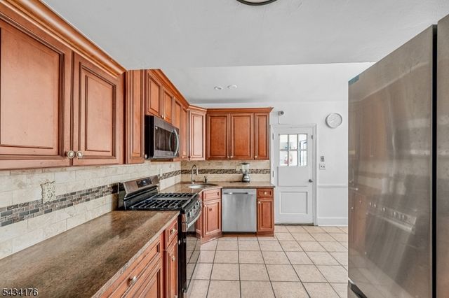 545 E 29Th St, Paterson City, NJ 07504