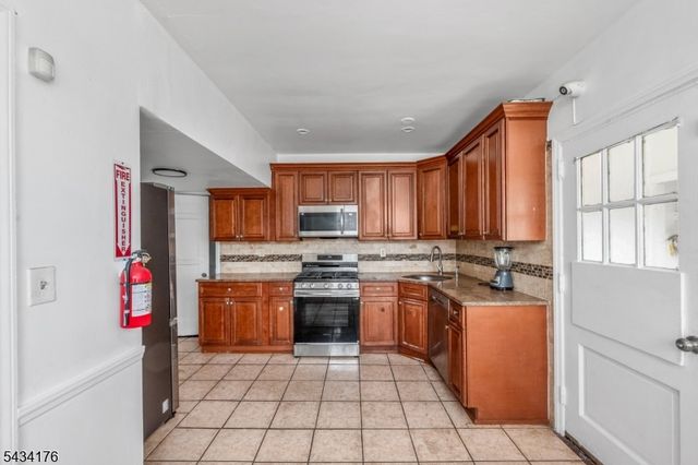 545 E 29Th St, Paterson City, NJ 07504