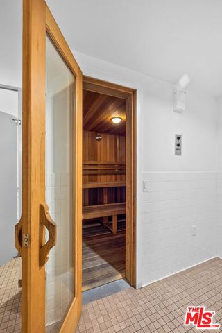 4050 Via Dolce 240, Marina Del Rey, CA 90292