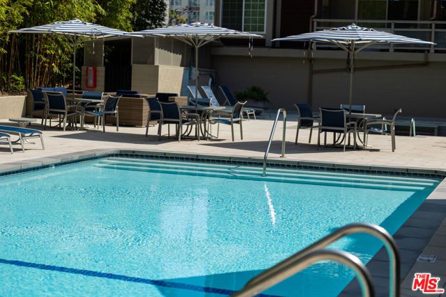 4050 Via Dolce 240, Marina Del Rey, CA 90292