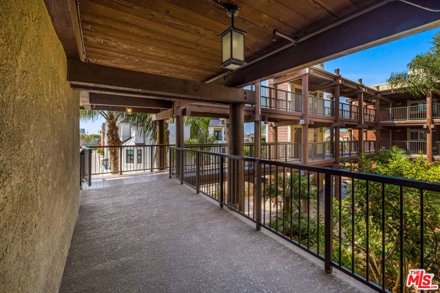 4050 Via Dolce 240, Marina Del Rey, CA 90292