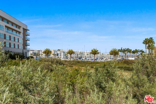 4050 Via Dolce 240, Marina Del Rey, CA 90292