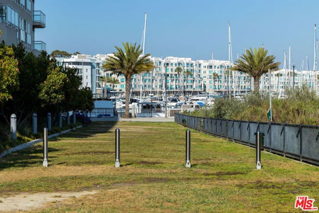 4050 Via Dolce 240, Marina Del Rey, CA 90292