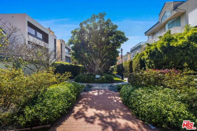 4050 Via Dolce 240, Marina Del Rey, CA 90292