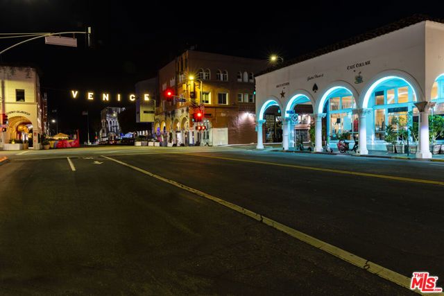 4050 Via Dolce 240, Marina Del Rey, CA 90292