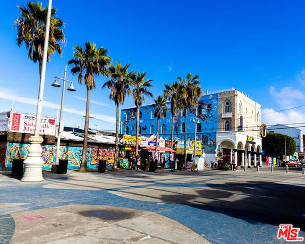 4050 Via Dolce 240, Marina Del Rey, CA 90292