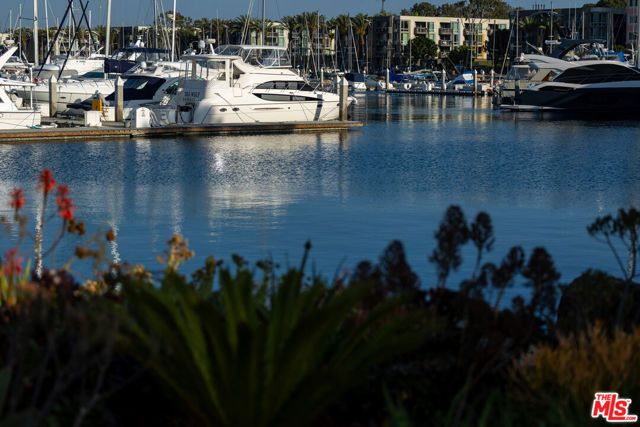 4050 Via Dolce 240, Marina Del Rey, CA 90292