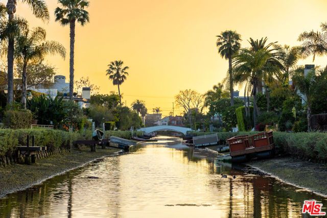 4050 Via Dolce 240, Marina Del Rey, CA 90292