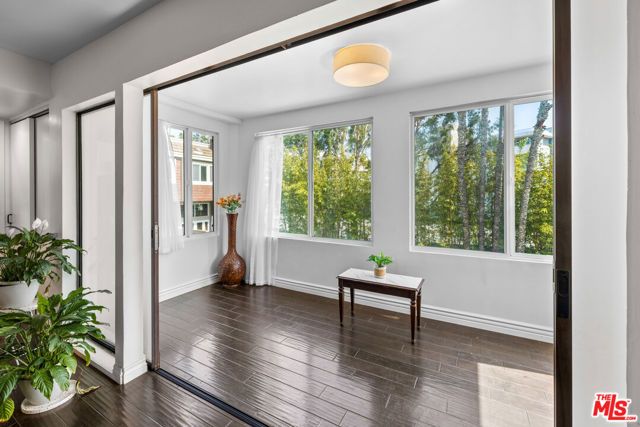 4050 Via Dolce 240, Marina Del Rey, CA 90292