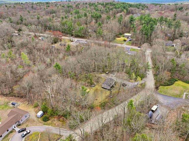 9 Tuttle Road, Bedford, NH 03110