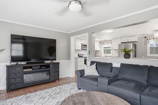 9 Tuttle Road, Bedford, NH 03110