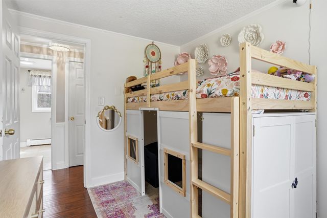 9 Tuttle Road, Bedford, NH 03110