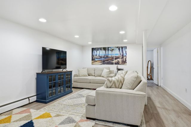 9 Tuttle Road, Bedford, NH 03110