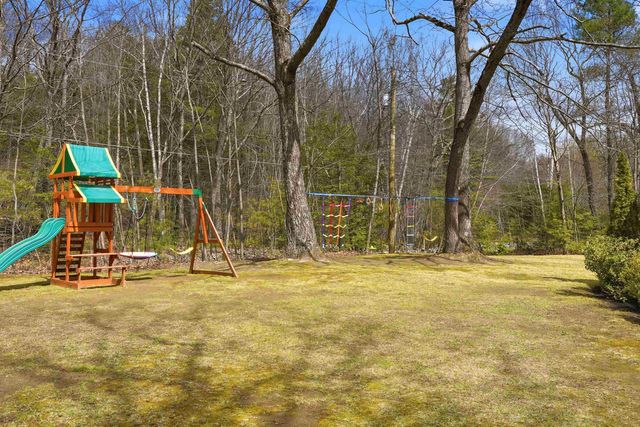 9 Tuttle Road, Bedford, NH 03110