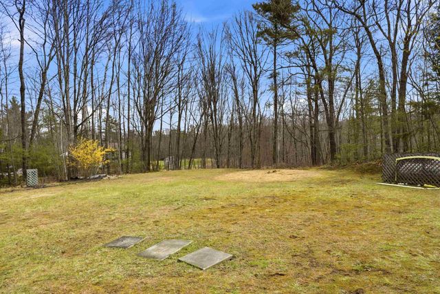 9 Tuttle Road, Bedford, NH 03110