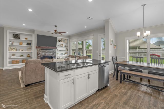 307 Nandina Drive, Bossier City, LA 71112