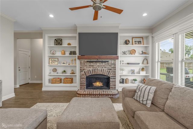 307 Nandina Drive, Bossier City, LA 71112