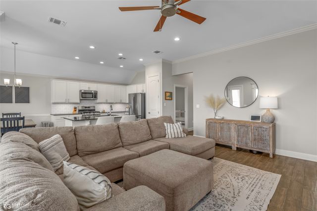 307 Nandina Drive, Bossier City, LA 71112