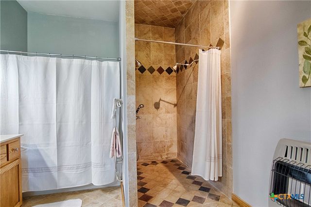 7755 Fm 1295, Moulton, TX 77975