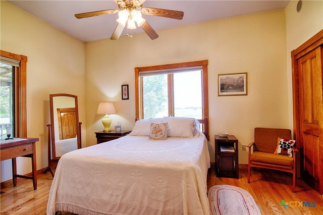 7755 Fm 1295, Moulton, TX 77975