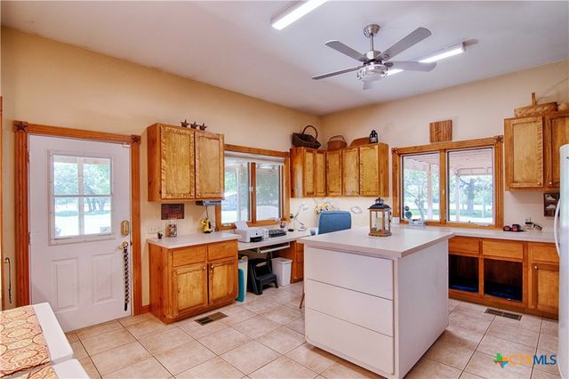 7755 Fm 1295, Moulton, TX 77975