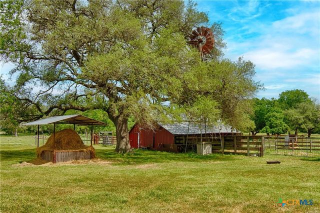 7755 Fm 1295, Moulton, TX 77975