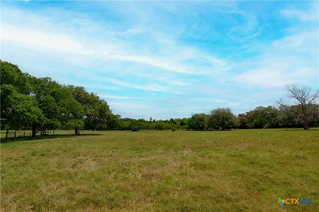 7755 Fm 1295, Moulton, TX 77975