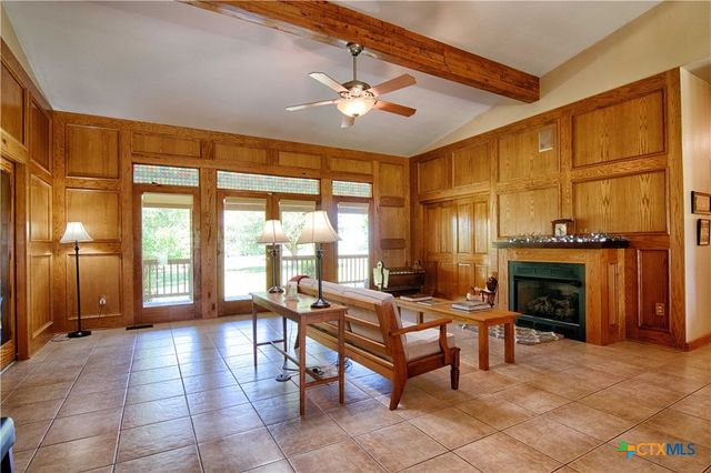 7755 Fm 1295, Moulton, TX 77975