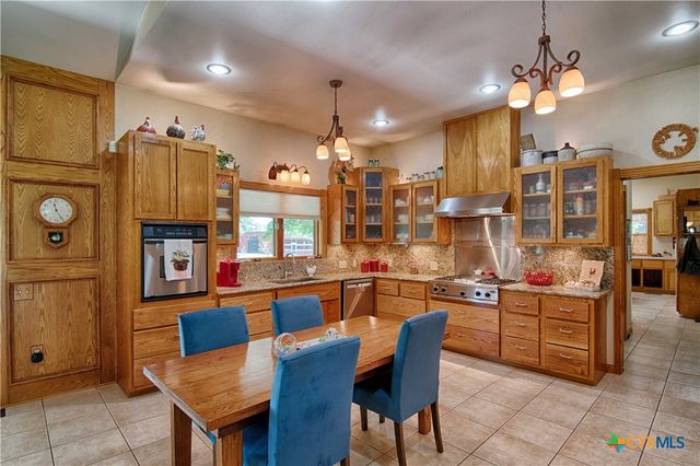 7755 Fm 1295, Moulton, TX 77975